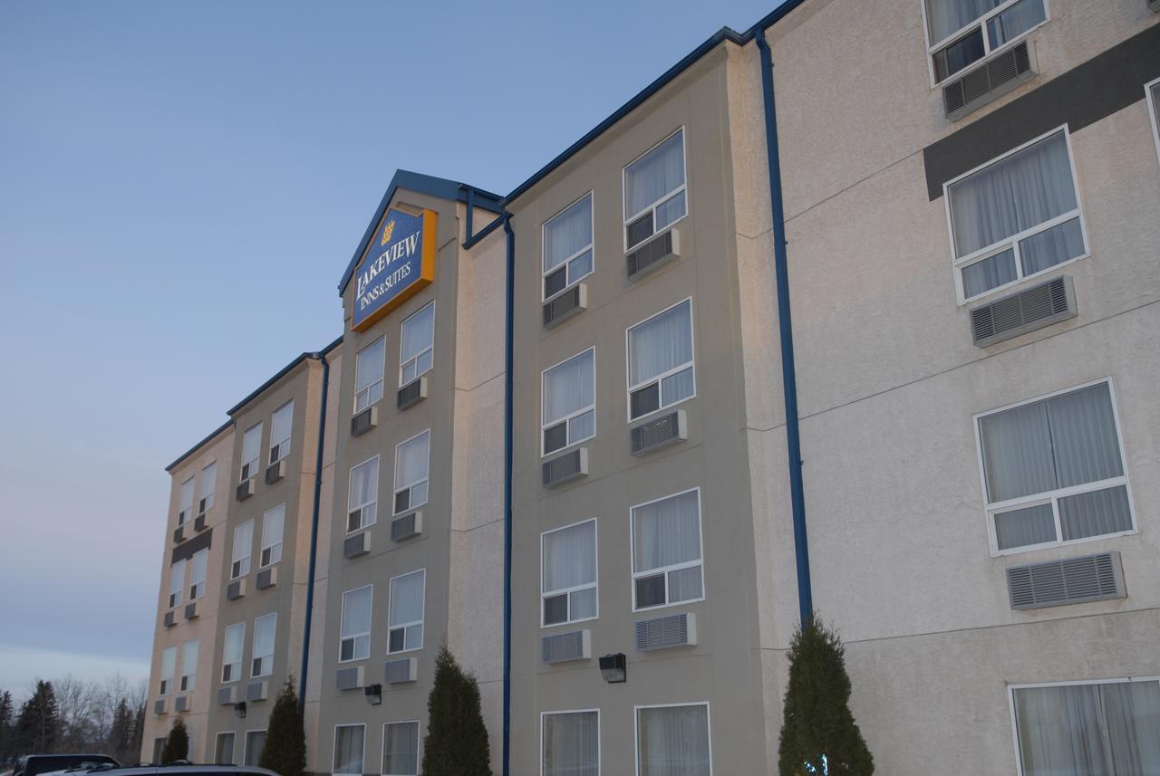 Lakeview Inns & Suites - Fort Saskatchewan Exterior photo